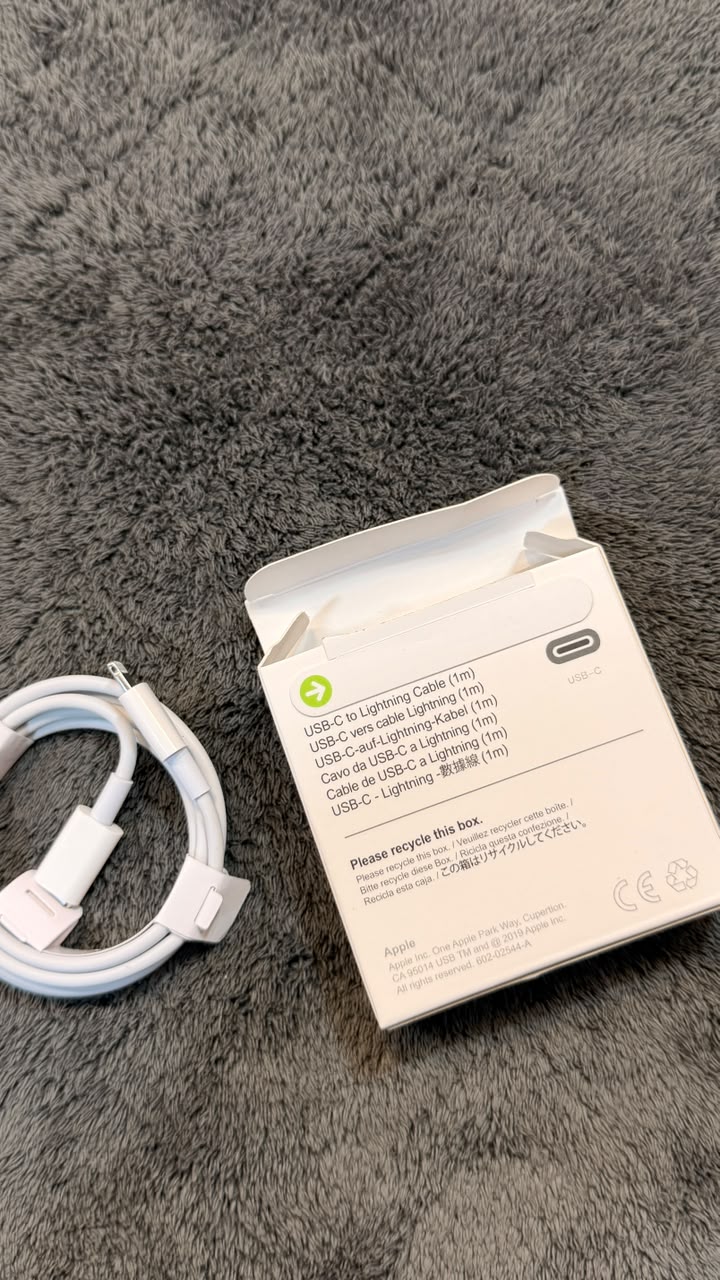 Apple USB-C to Lightning Cable 1m – Fast Charging & Data Transfer