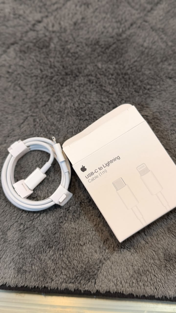 Apple USB-C to Lightning Cable 1m – Fast Charging & Data Transfer